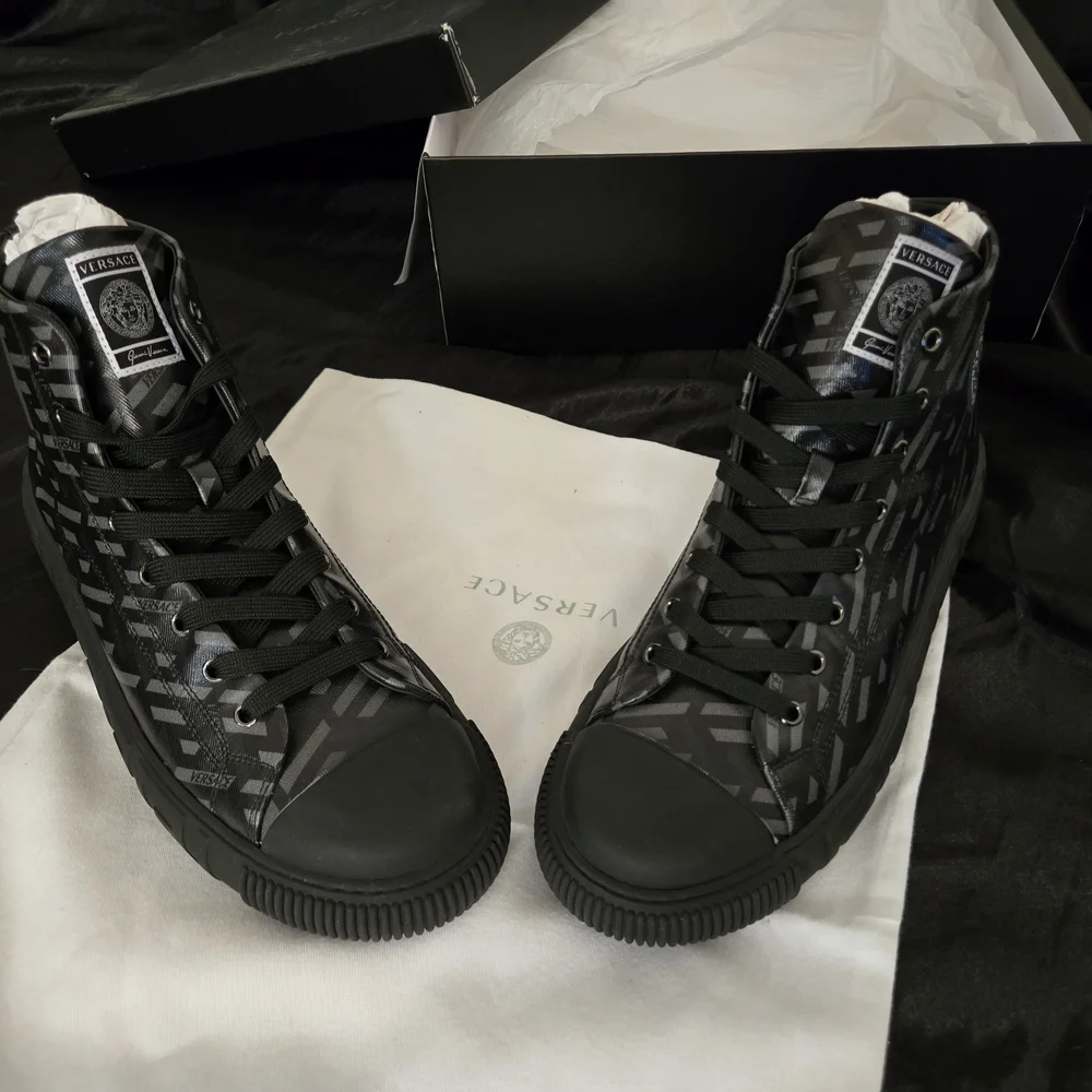 Versace Black Sneakers Sleek Monochromatic Design - Picture 6 of 7